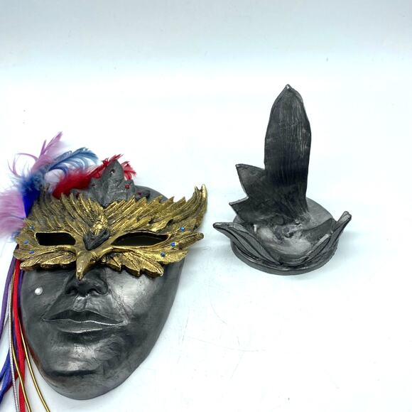 Michael Ricker Pewter Mardi Gras Mask Sculpture with stand Nadine"505/545 signed - Picture 3 of 10